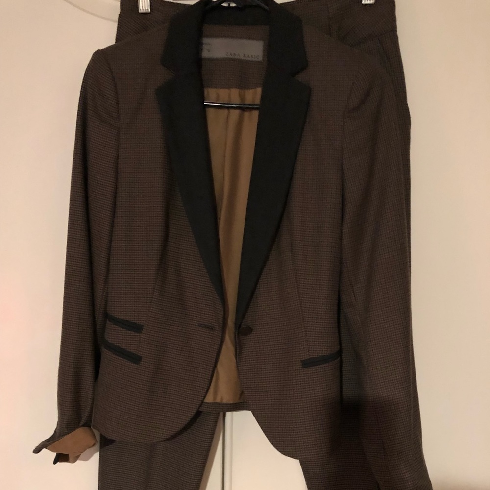 Jacket/Pants- Zara suit almost new !